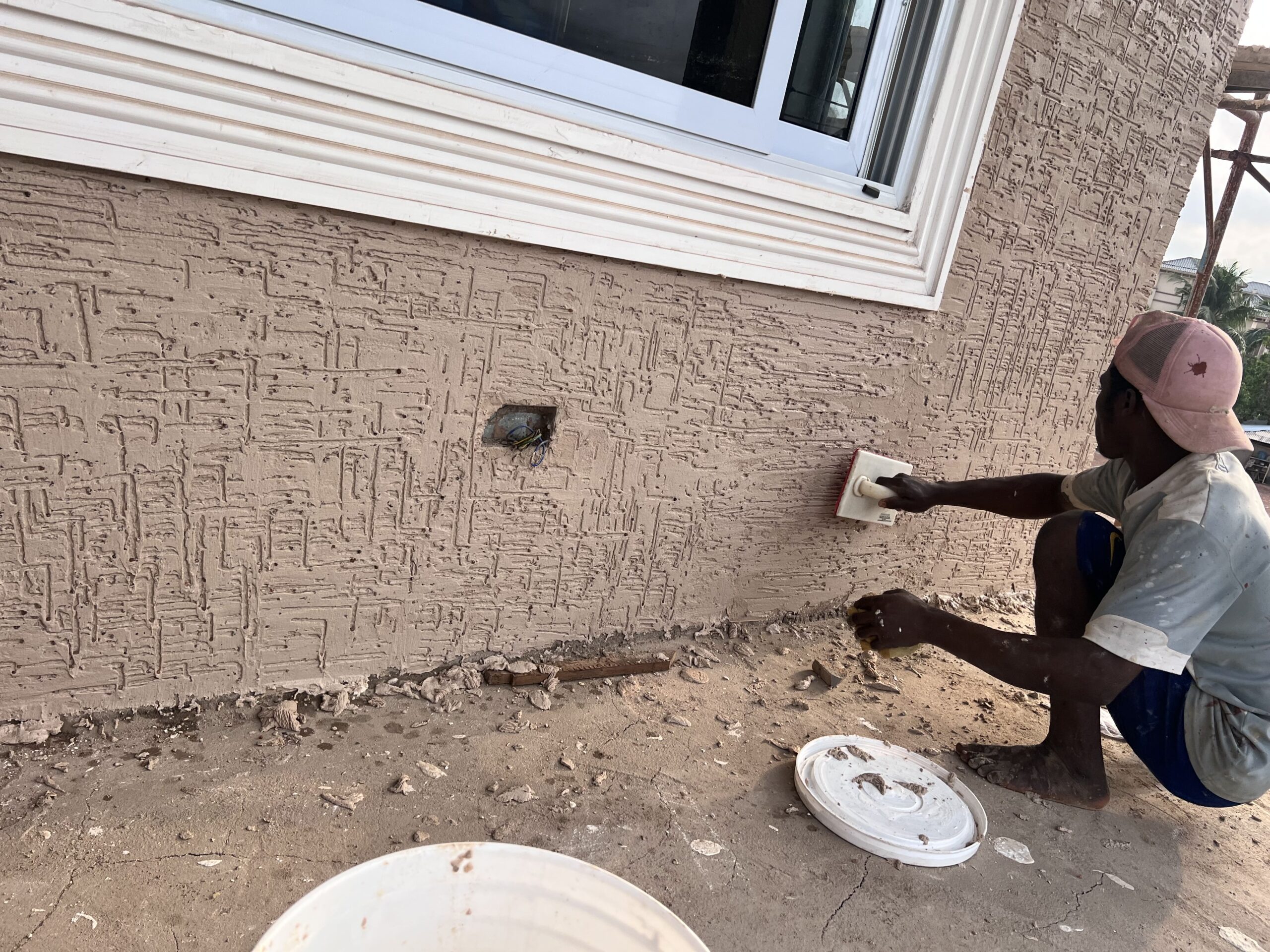 Graffiato Paint Price in Tema